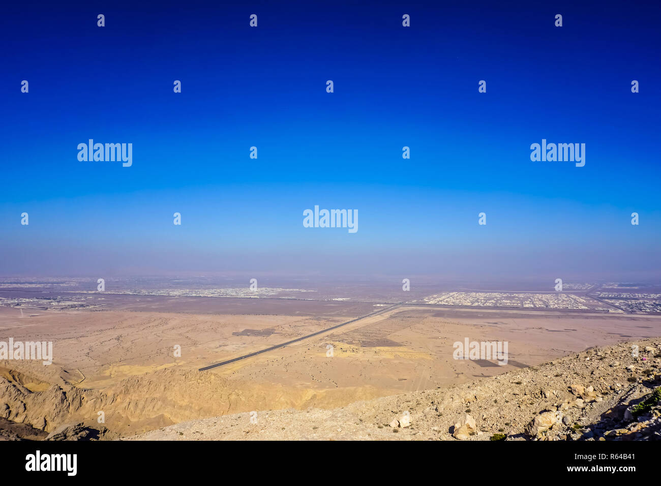 Al Ain Jabal Hafeet Berg Querformat von Oman mit blauem Himmel Hintergrund Stockfoto