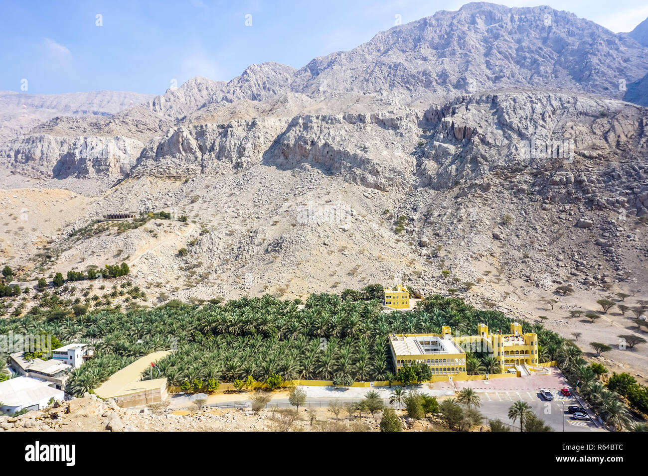 Ras Al Kaimah Vororten Dhayah Fort malerischen Landschaft mit Jebel Jais Bergblick Stockfoto