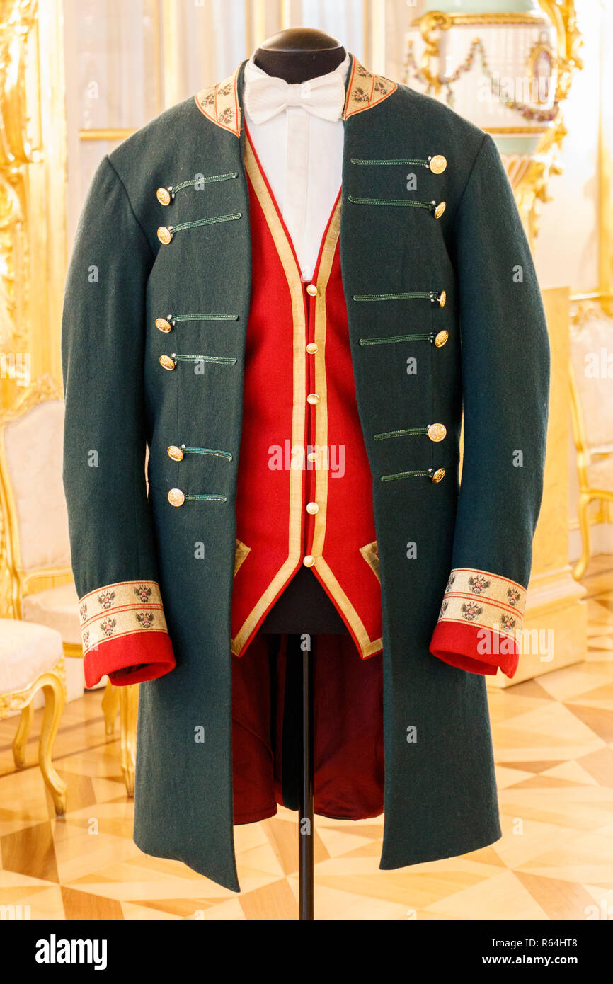 Ein Esszimmer Mannequin in formalen Kleid bei Catherines Palace, Zarskoje Selo, St. Petersburg, Russland. Stockfoto
