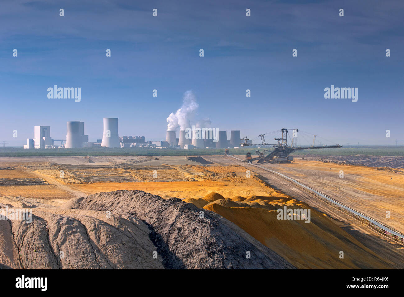 Kraftwerk Boxberg/Kraftwerk Boxberg, Braunkohle befeuerte Kraftwerk und Tagebau Nochten Grube in der Nähe von Weißwasser/Weißwasser, Sachsen, Ostdeutschland Stockfoto