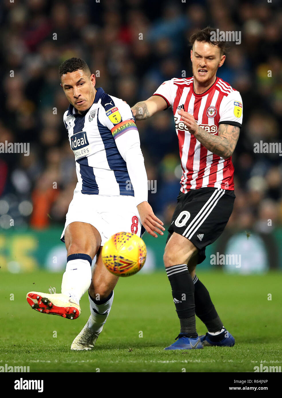 West Bromwich Albion Jake Livermore (links) und des Brentford Josh McEachran während des Skybet Championship Match in West Bromwich, West Bromwich. Stockfoto