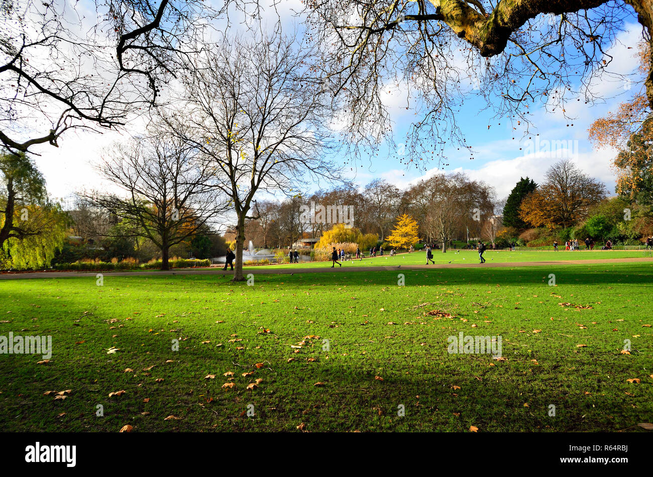 St James's Park im Herbst (November 2018) London, England, UK. Stockfoto