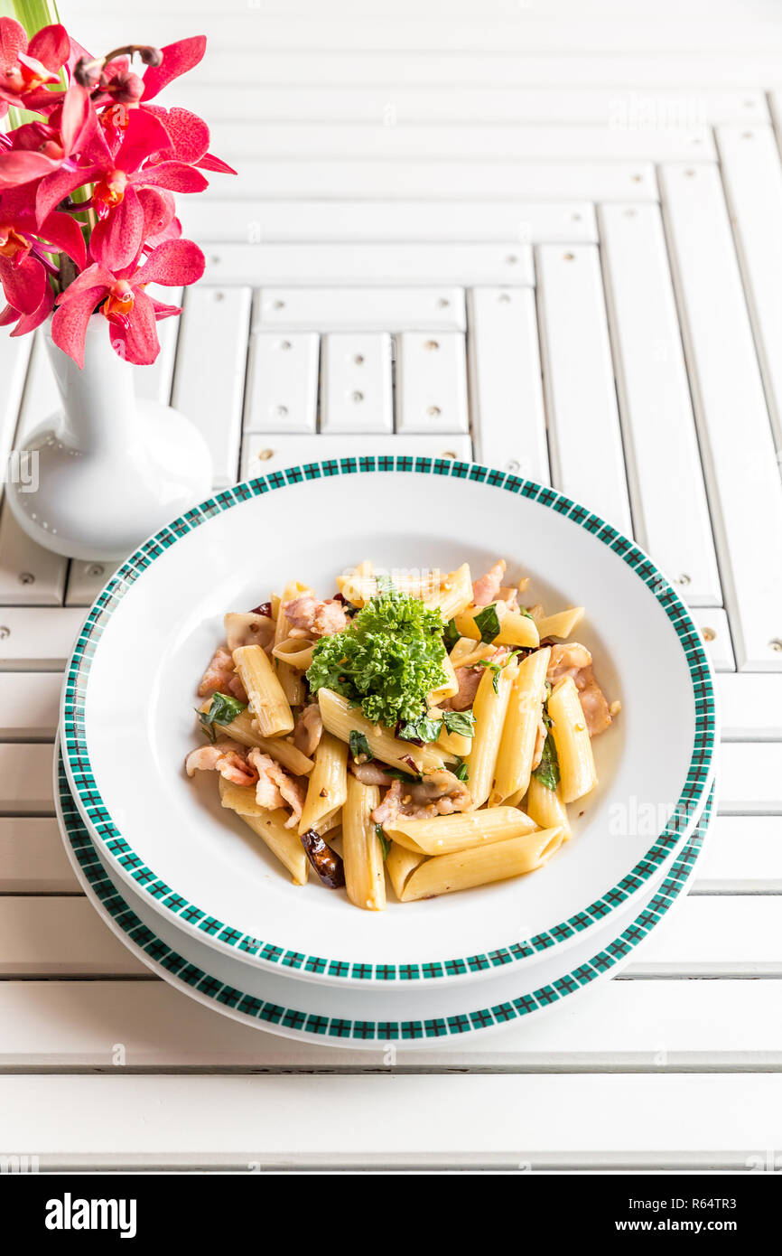 Speck-Aglio Olio Nudeln Stockfoto