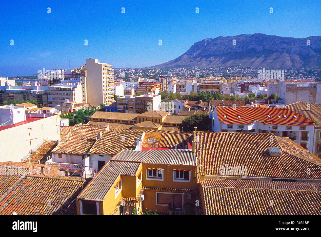 Überblick über die Stadt von der Burg. Denia, Alicante, Comunidad Valenciana, Spanien. Stockfoto