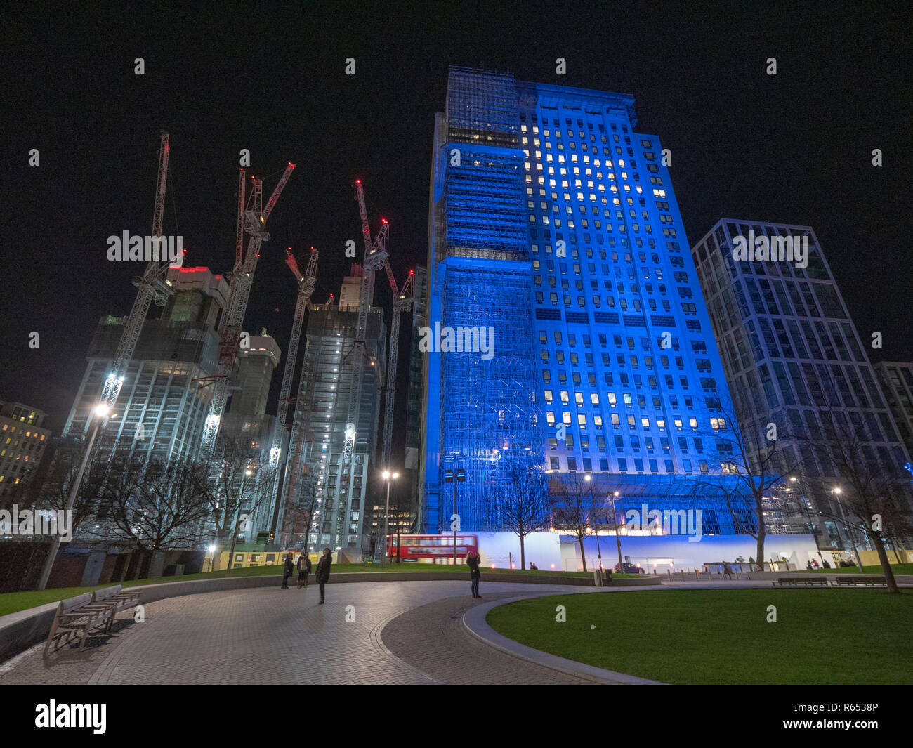 Neue Gebäude und Gebäude im Bau in der Nähe von South Bank und Waterloo Station Stockfoto