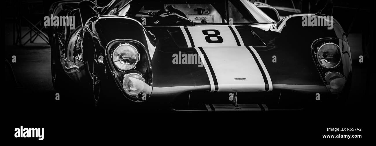 Die Front eines Vintage Le Mans Lola T70 Rennwagen. Stockfoto