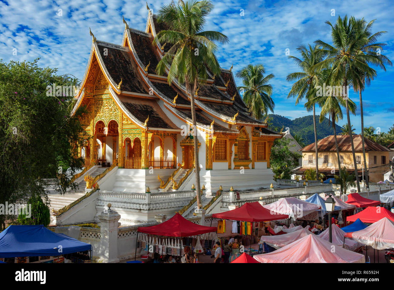 Royal Palace Museum und Souvenirs Markt, Wat Ho Pha Bang. Luang Prabang in Südostasien. Laos Stockfoto