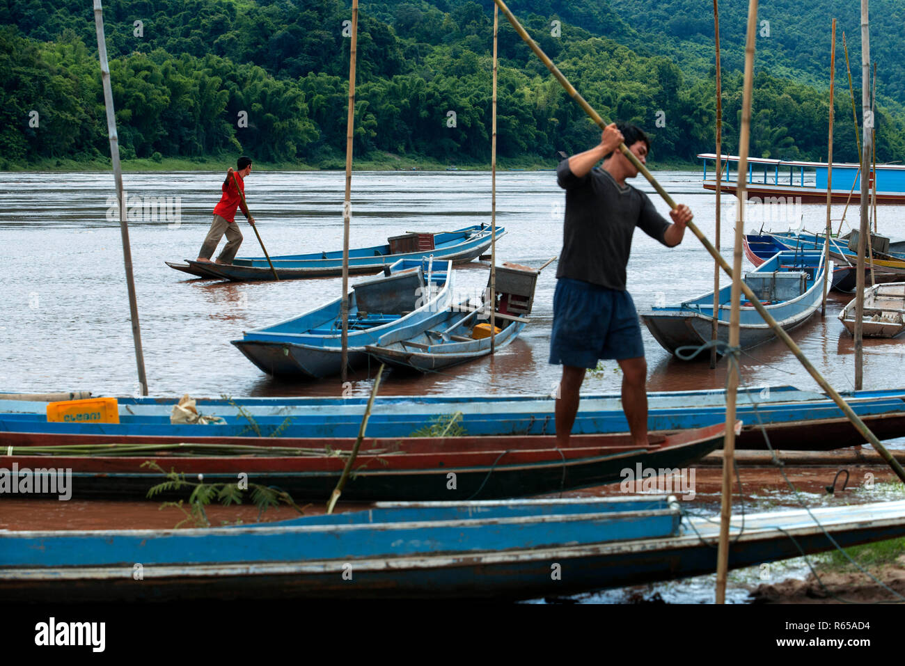 Boote auf dem Mekong River, Luang Prabang, Louangphabang Provinz, Laos Stockfoto