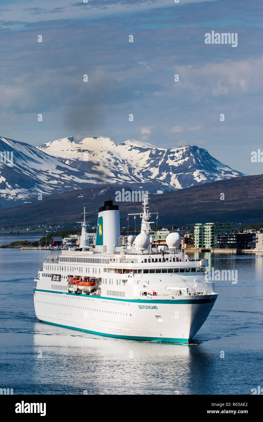 Das Expeditionsschiff Deutschland im Hafen von Tromsø, Norwegen. Stockfoto