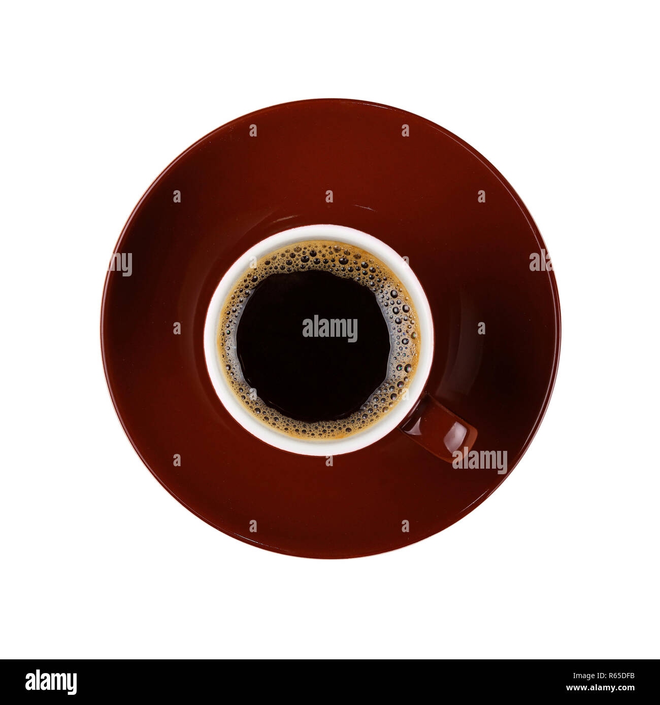 Vollständige kleine braune Tasse schwarzen Kaffee isoliert Stockfoto
