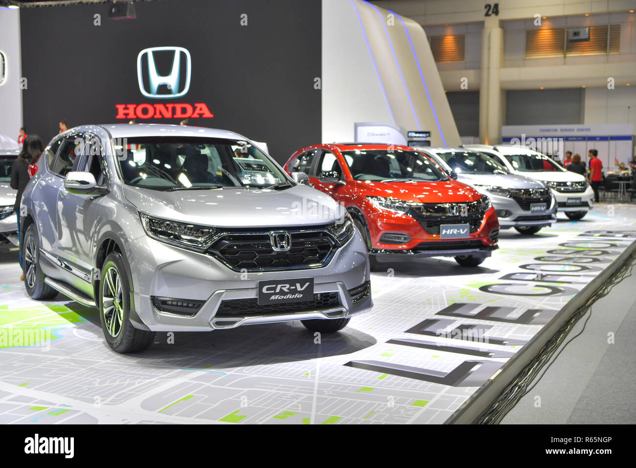 NONTHABURI - 28. NOVEMBER: Honda CR-V Modulo Auto auf Anzeige an der 35th Thailand International Motor Expo am 28. November 2018 in Nonthaburi, Thailand. Stockfoto