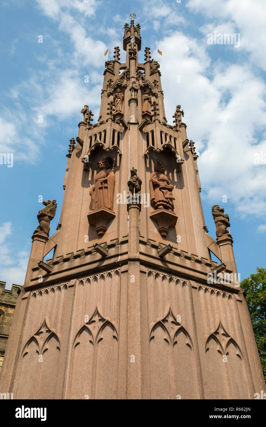 Ein Blick auf die Kunstvollen Coventry Kreuz, in der Kathedrale von Coventry befindet, in Großbritannien. Stockfoto