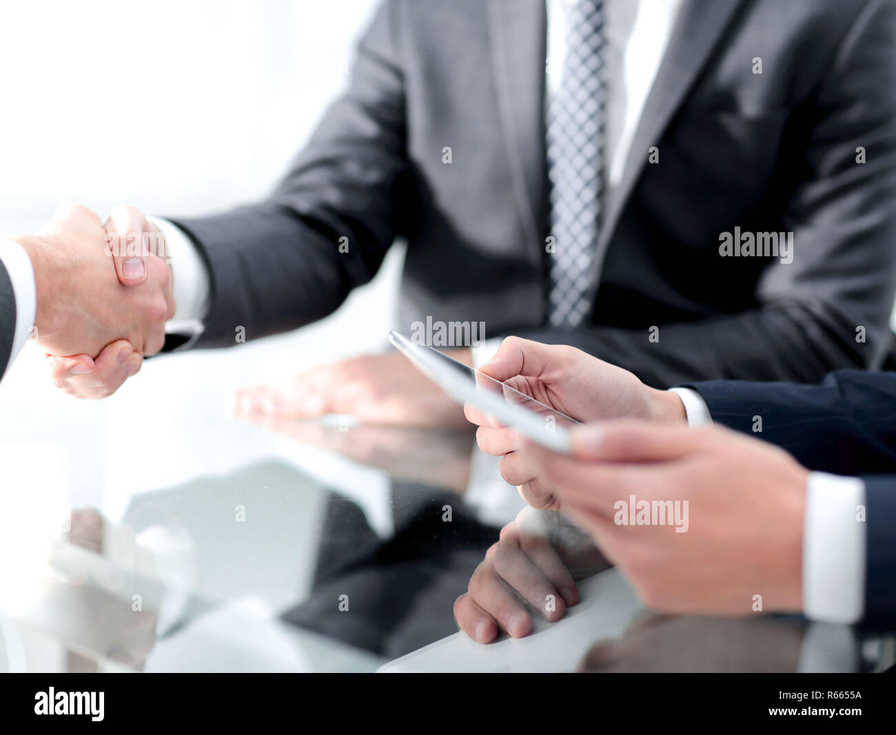Handshake von bewährten Partnern Stockfoto