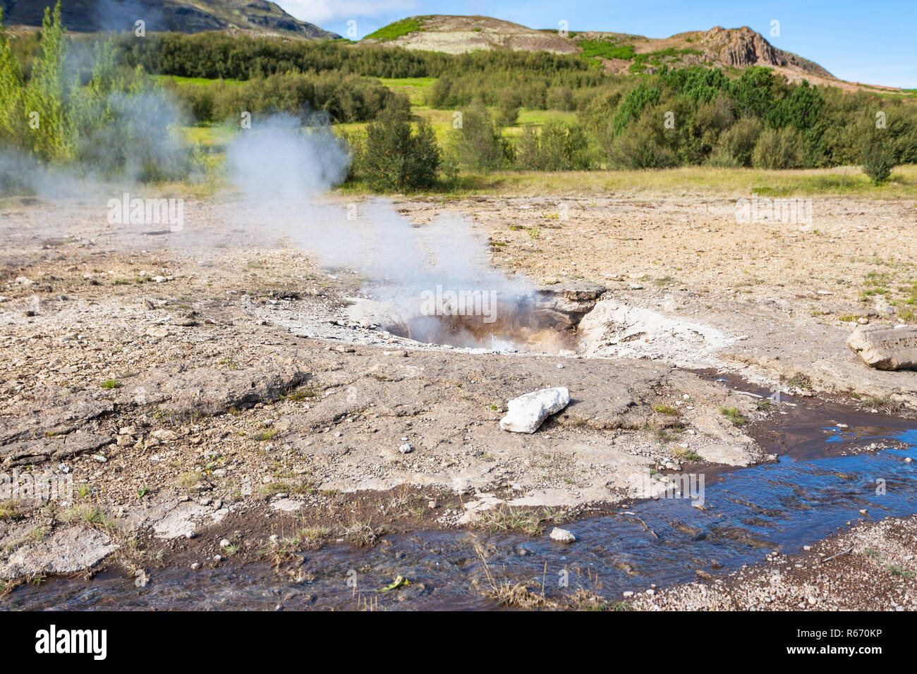 Wenig Geysir im Haukadalur Hot Spring Valley Stockfoto