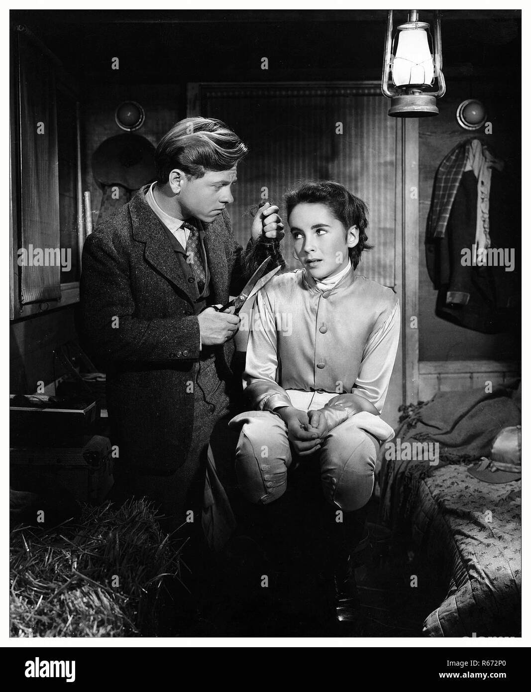 1944 Amerikanische Technicolor sport Film von Clarence Brown und nach dem gleichnamigen Roman von Enid Bagnold, im Jahr 1935, veröffentlicht wurde. Es Sterne, Mickey Rooney, Donald Crisp, und eine junge Elizabeth Taylor.[Quelle: Hollywood Foto Archiv/MediaPunch Stockfoto