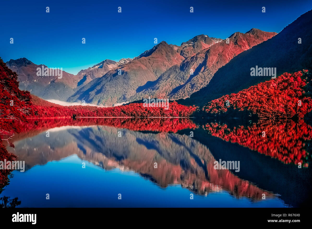 Spiegel See in Neuseeland Stockfotografie - Alamy