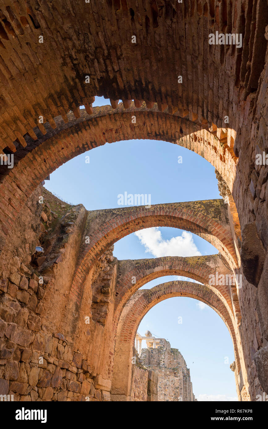 MERIDA, Badajoz, Spanien - November 23, 2018: Das Amphitheater von Mérida ist einer zerstörten römischen Amphitheater im römischen Kolonie Emerita Augusta gelegen, Stockfoto