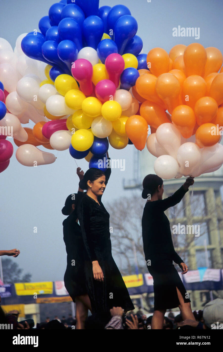 Anbieter von Luftballons in Indien Stockfoto