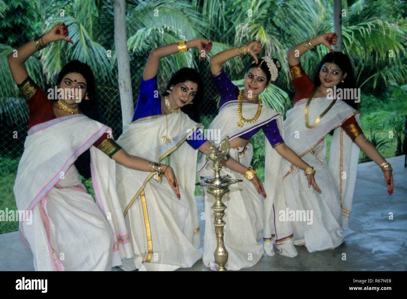 Onam Festival, Frauen, klassischer Tanz, Kerala, Indien Stockfoto