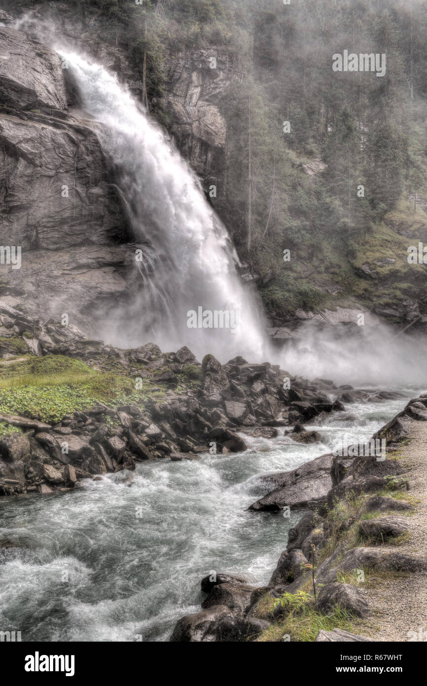 Krimmer Wasserfälle, Krimmer Ache gießt Salzach, Nationalpark Hohe Tauern, Salzburger Land, Österreich Stockfoto