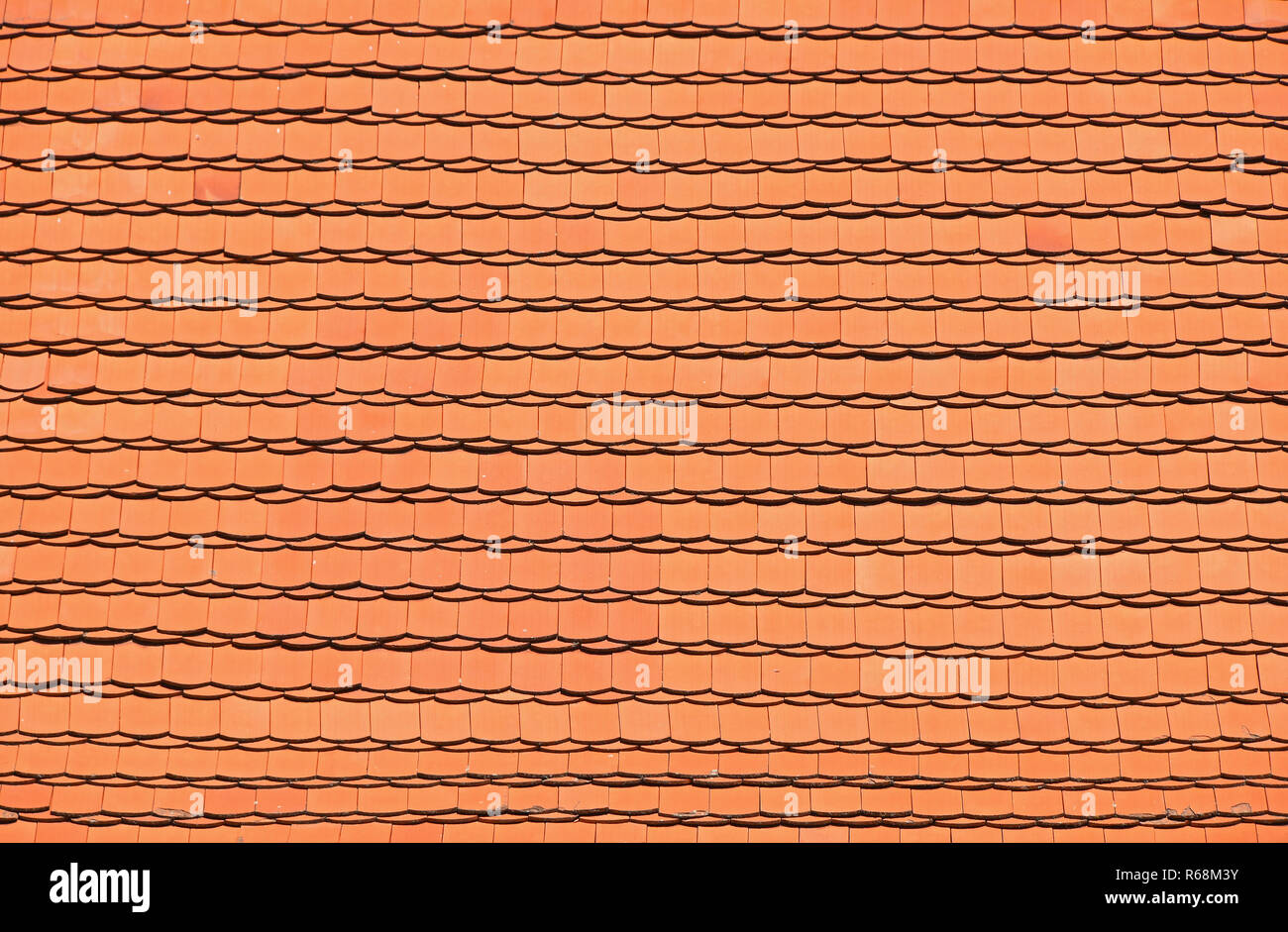 Rot Braun keramische Dachziegel Muster Hintergrund Stockfoto