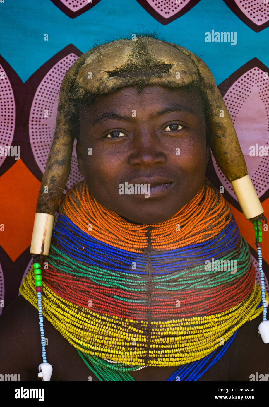 Mwila Stamm junge Frau, Huila Provinz, Chibia, Angola Stockfoto