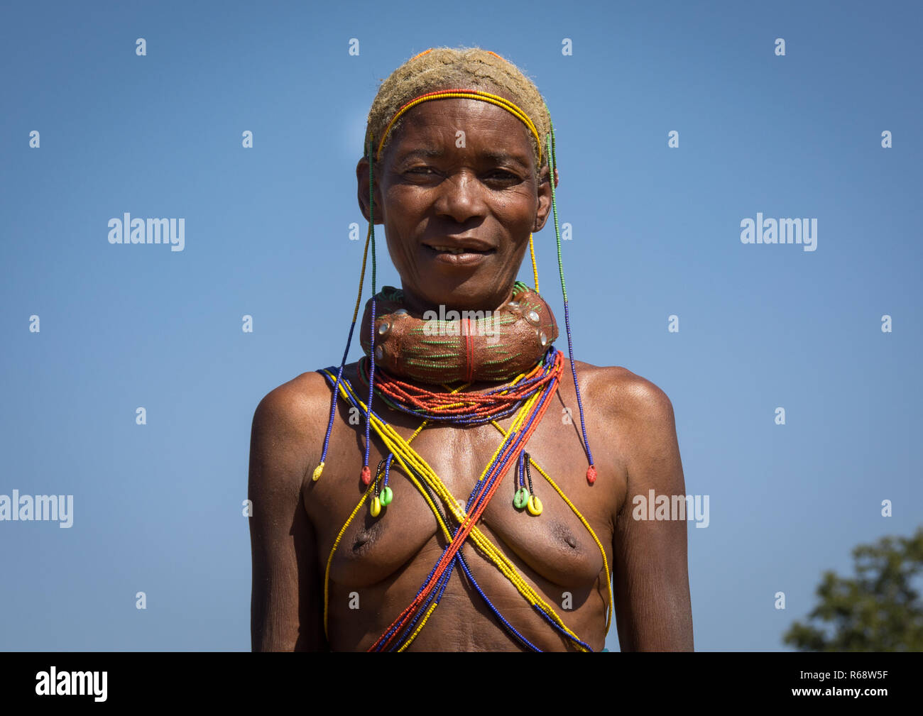 Mungambue Stamm Frau, Huila Provinz, Chibia, Angola Stockfoto