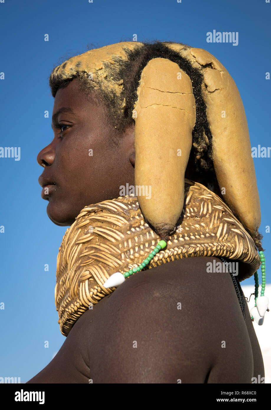 Mwila Stamm junge Frau, Huila Provinz, Lubango, Angola Stockfoto