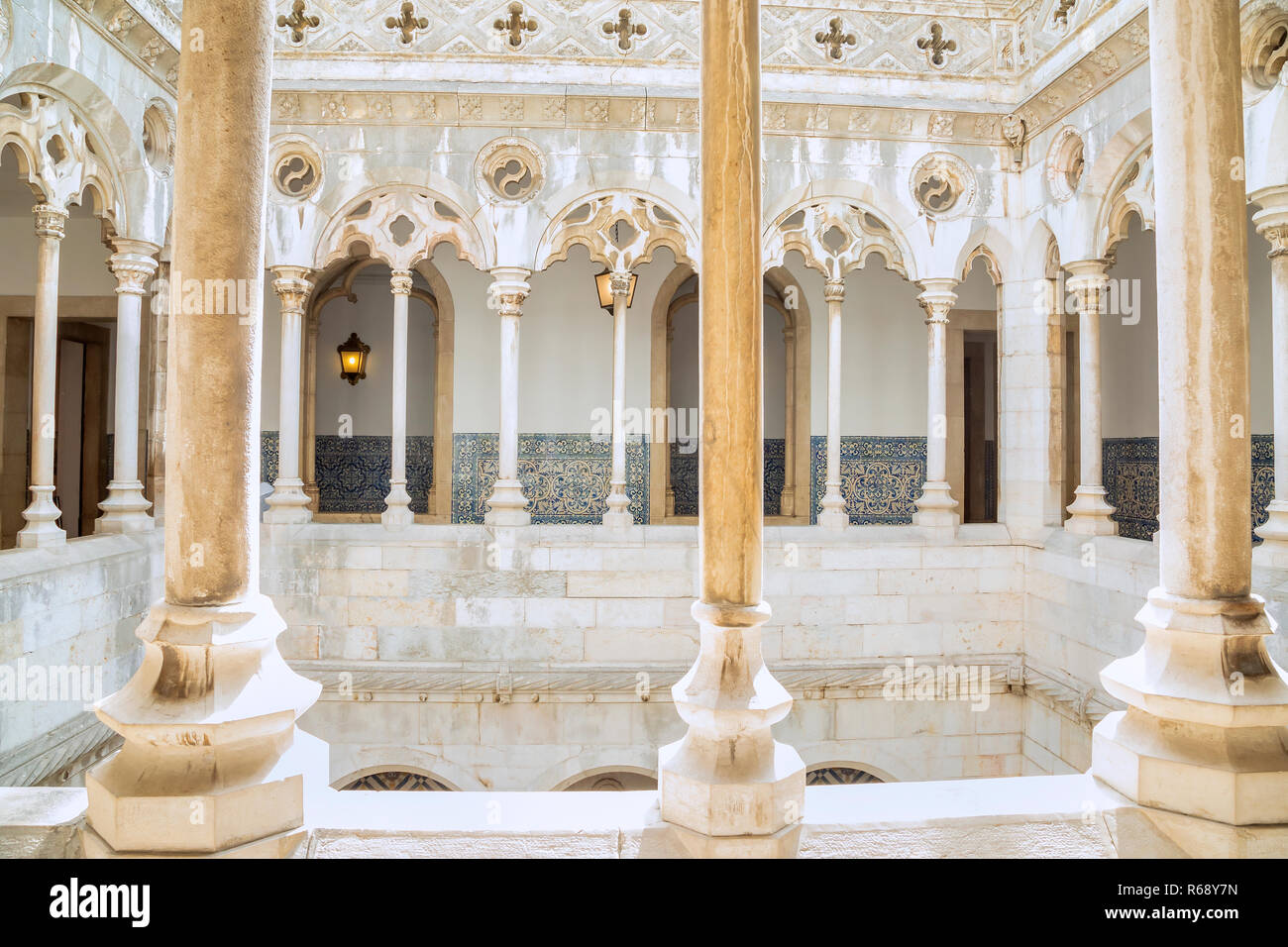 Kreuzgang innerhalb des Nationalen Azulejo Kacheln museum in Portugal Stockfoto