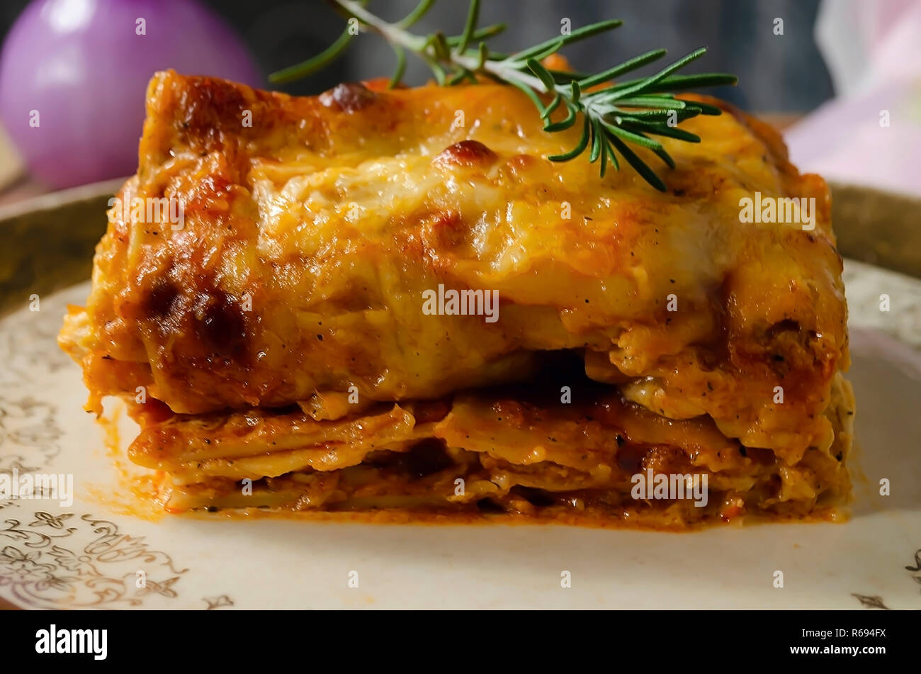 Hähnchen Lasagne leckere Low Key dish Stockfoto