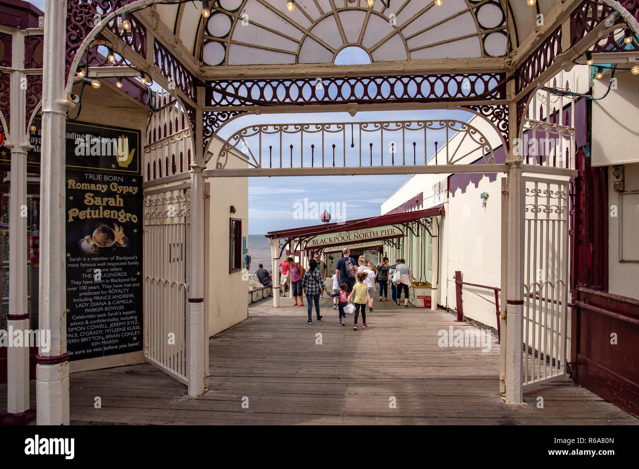 Zu North Pier in Blackpool Willkommen anmelden, Lancashire, Großbritannien Stockfoto