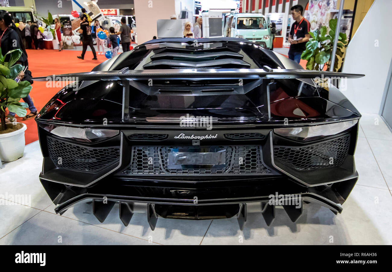 Kuala Lumpur, Malaysia. 2. Dezember, 2018. Besuchen KDX Stand sah einen Lamborghini Aventador am Kuala Lumpur International Motor Show 2018 (KLIMS 18) Kua Stockfoto