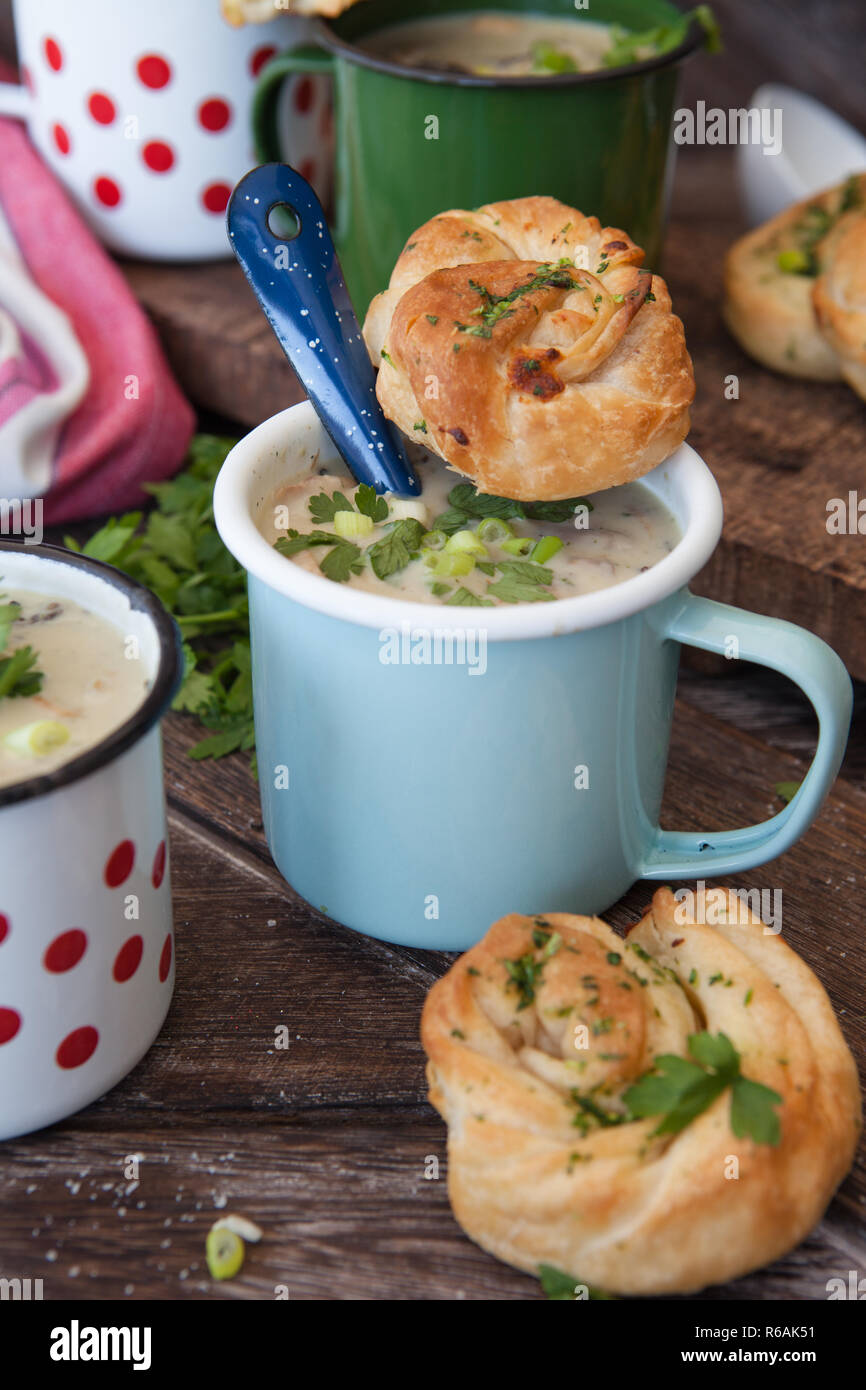 Cremige Pilzsuppe Stockfoto