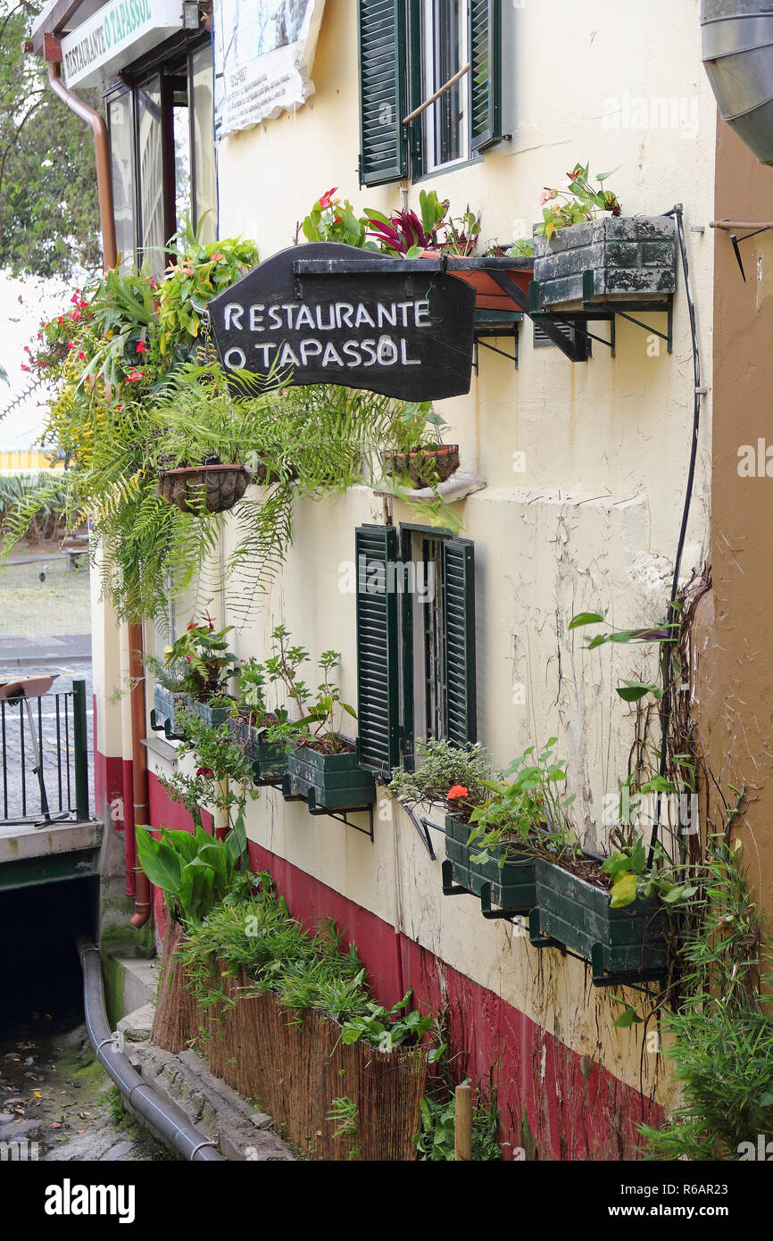 Restaurant in der Altstadt von Funchal, Madeira Stockfoto