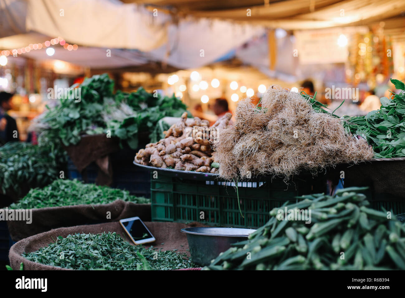 Gemüse lagern Sardar Nachtmarkt in Jodhpur, Indien Stockfoto