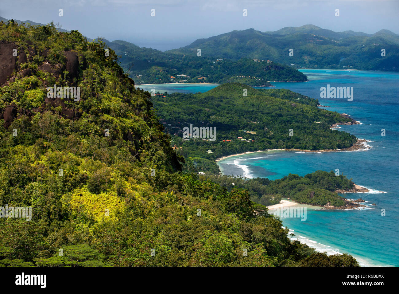 Port Glaud, erhöhten Blick auf die Südküste, panoramastraße Mahe Seychellen Stockfoto