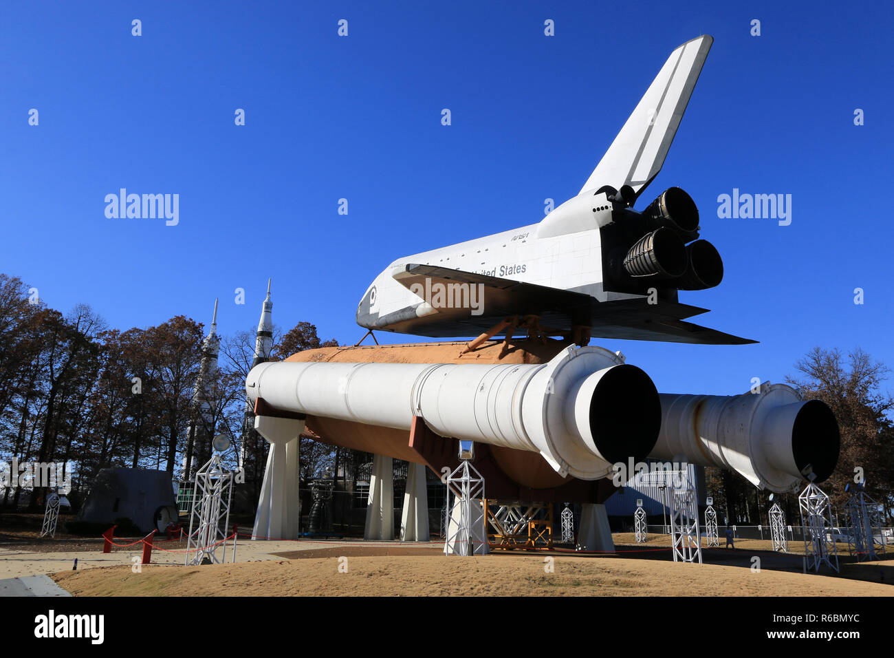 Space Shuttle Orbiter test Simulator Pathfinder sitzt auf der Hauptantriebsanlage Test Artikel externe Tank (Mpta-ET) an den US-Rakete und Space Center Stockfoto