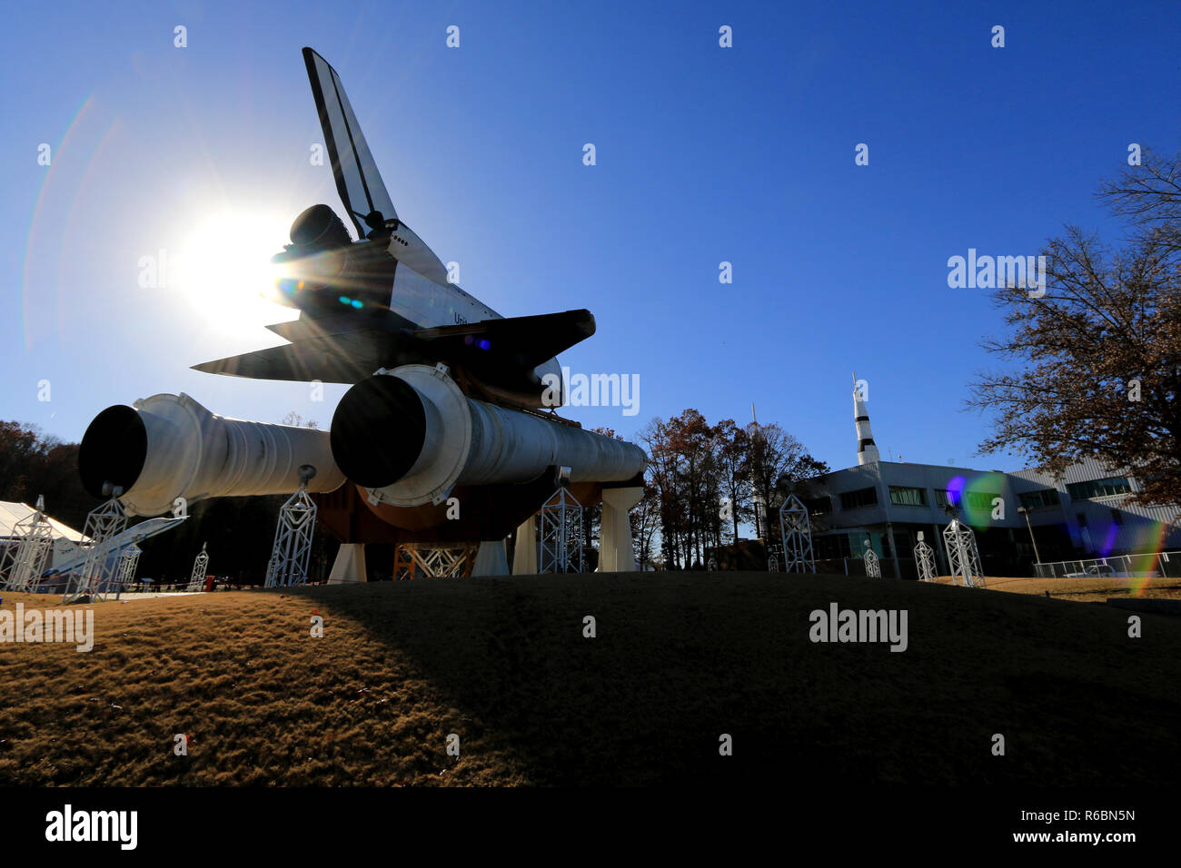 Space Shuttle Orbiter test Simulator Pathfinder sitzt auf der Hauptantriebsanlage Test Artikel externe Tank (Mpta-ET) an den US-Rakete und Space Center Stockfoto