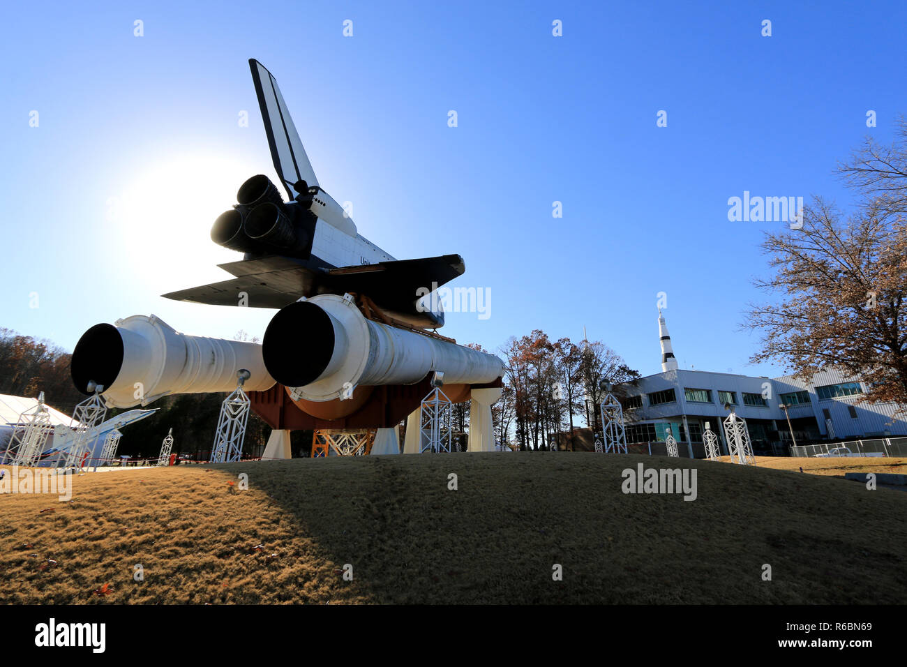 Space Shuttle Orbiter test Simulator Pathfinder sitzt auf der Hauptantriebsanlage Test Artikel externe Tank (Mpta-ET) an den US-Rakete und Space Center Stockfoto