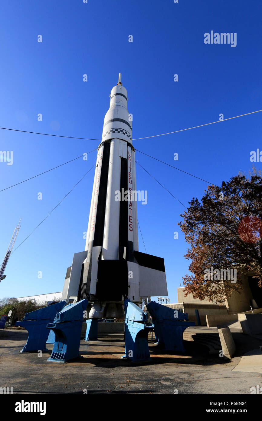 Vertikale stehende Saturn ich Block-II-Rakete an der Rocket Park des US-Space und Rocket Center in Huntsville, AL, USA Stockfoto