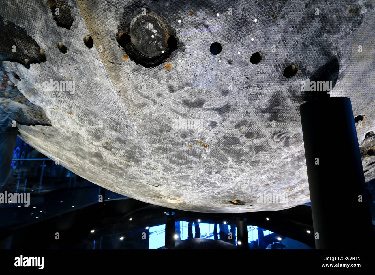Beim Wiedereintritt verbrannt Hitzeschild des zurückgegebenen Apollo 16 Befehl Modul auf Ausstellung in der US-amerikanischen Raketen- und Space Center in Huntsville, AL, USA Stockfoto