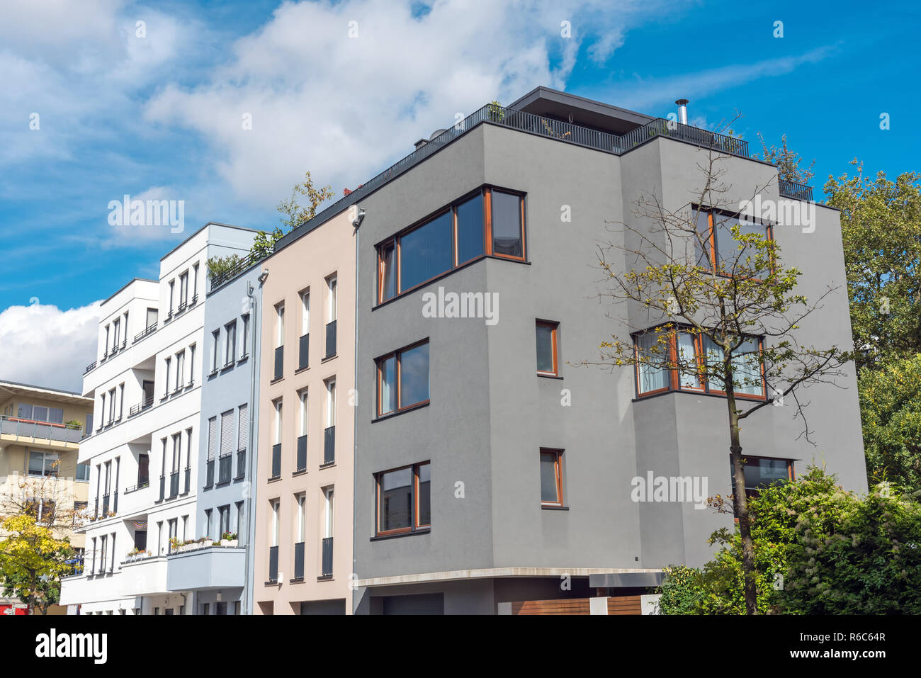 Moderne StadthÃ¤user in einem neuen Wohngebiet in Berlin Stockfoto