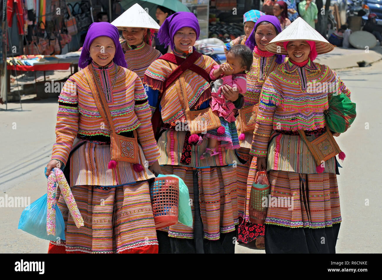 Vietnam, Bac Blumenmarkt Ha, Hmong Frau, Bac Ha Stockfoto