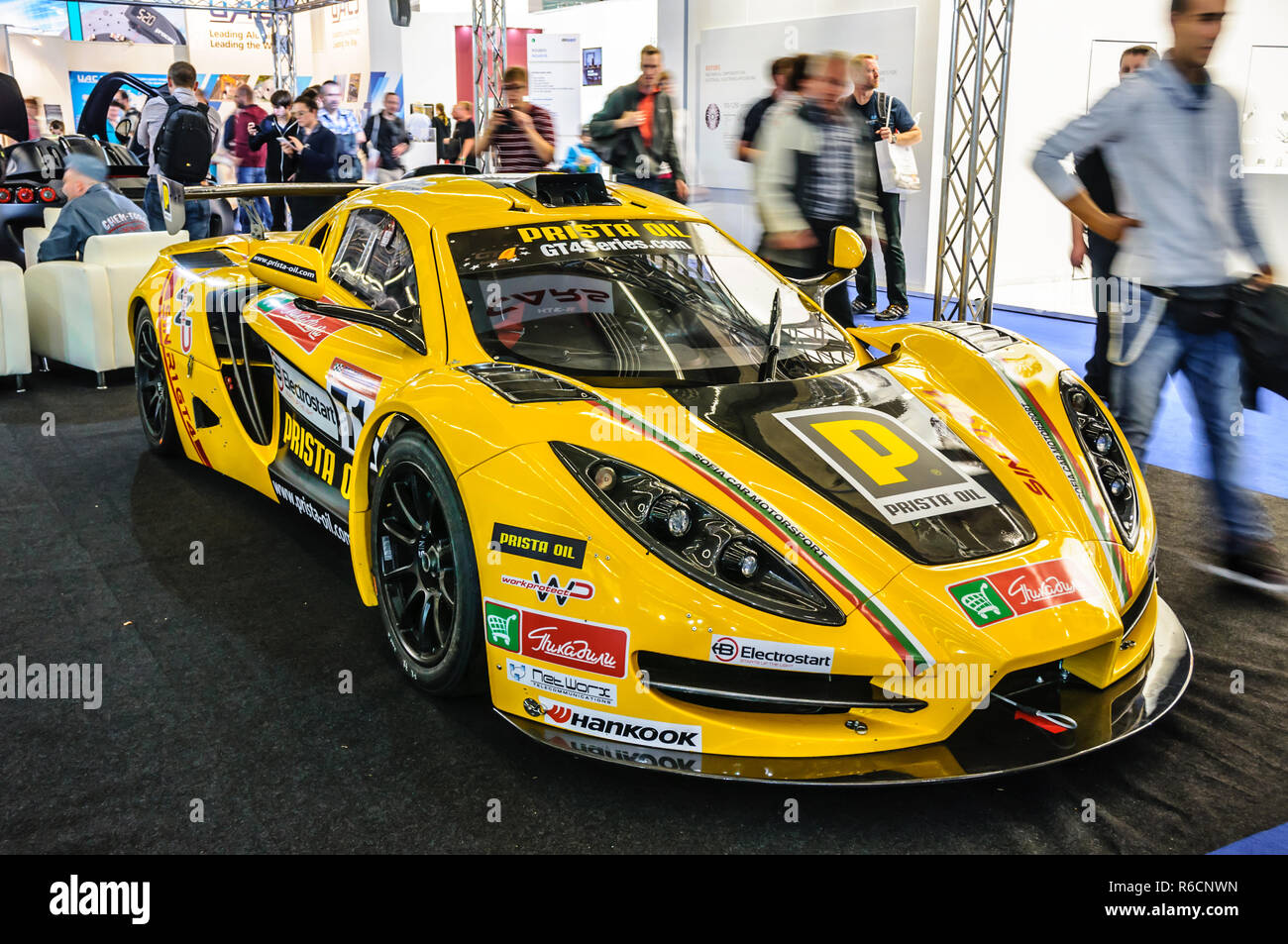 FRANKFURT - Sept. 2015: SIN R1 GT4 auf der IAA International Motor Show am 20. September vorgelegt, 2015 in Frankfurt am Main, Deutschland Stockfoto