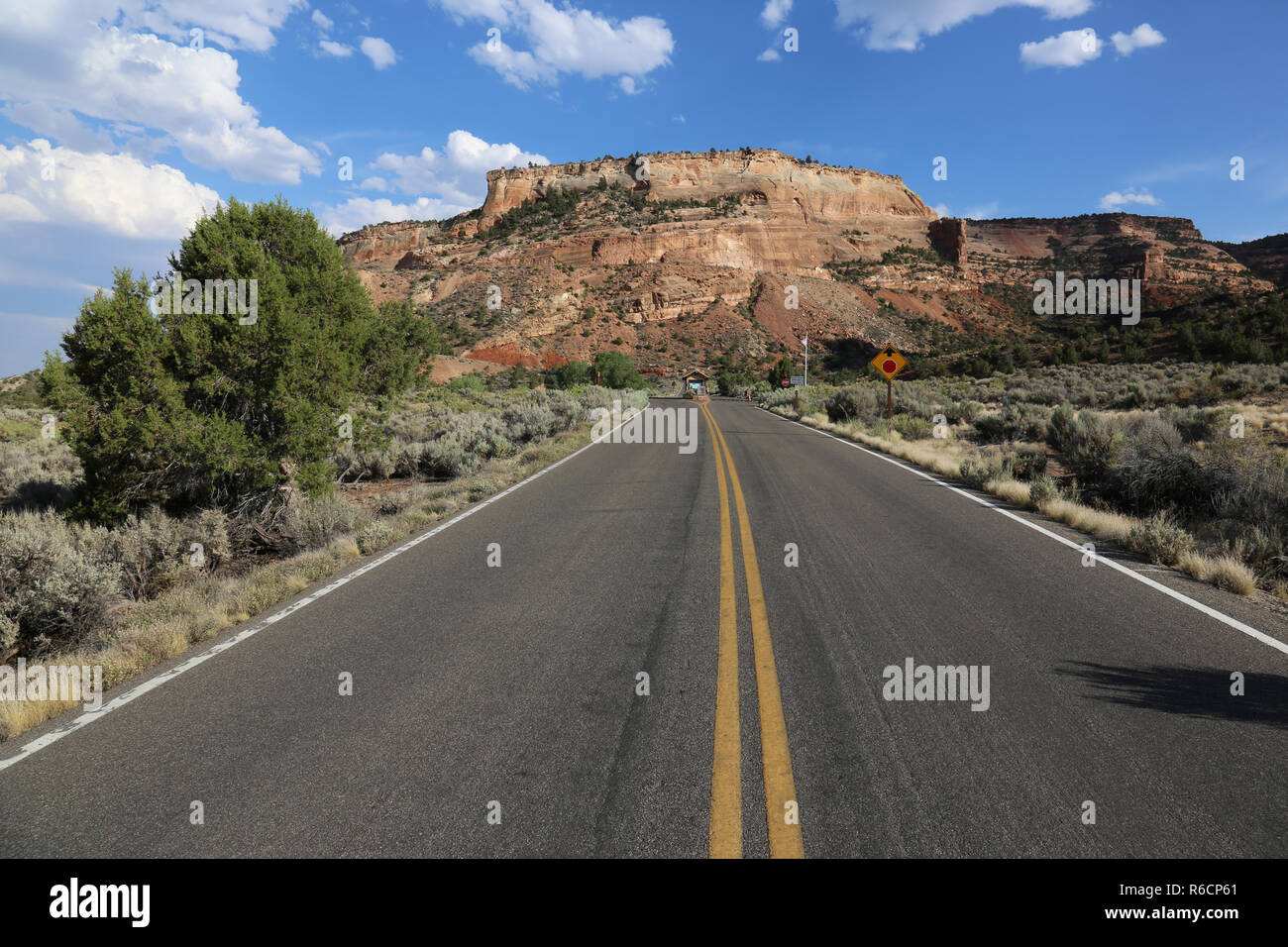 Der Eingang West von Colorado National Monument, in Mesa County, in der Nähe von Grand Junction, Colorado. Stockfoto