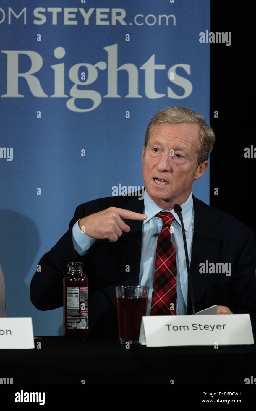 Charleston, USA. 04 Dez, 2018. Milliardär liberale Aktivisten Tom Steyer während der ersten von fünf geplanten Rathaus Sitzungen im ganzen Land Dezember 4, 2018 in Charleston, South Carolina. Steyer, der ein Angebot für das Weiße Haus führte eine roundtable Diskussion auf seinen Vorschlag für 5 Rechte und das Recht auf eine gleichberechtigte Stimme im 21. Jahrhundert. Credit: Planetpix/Alamy leben Nachrichten Stockfoto