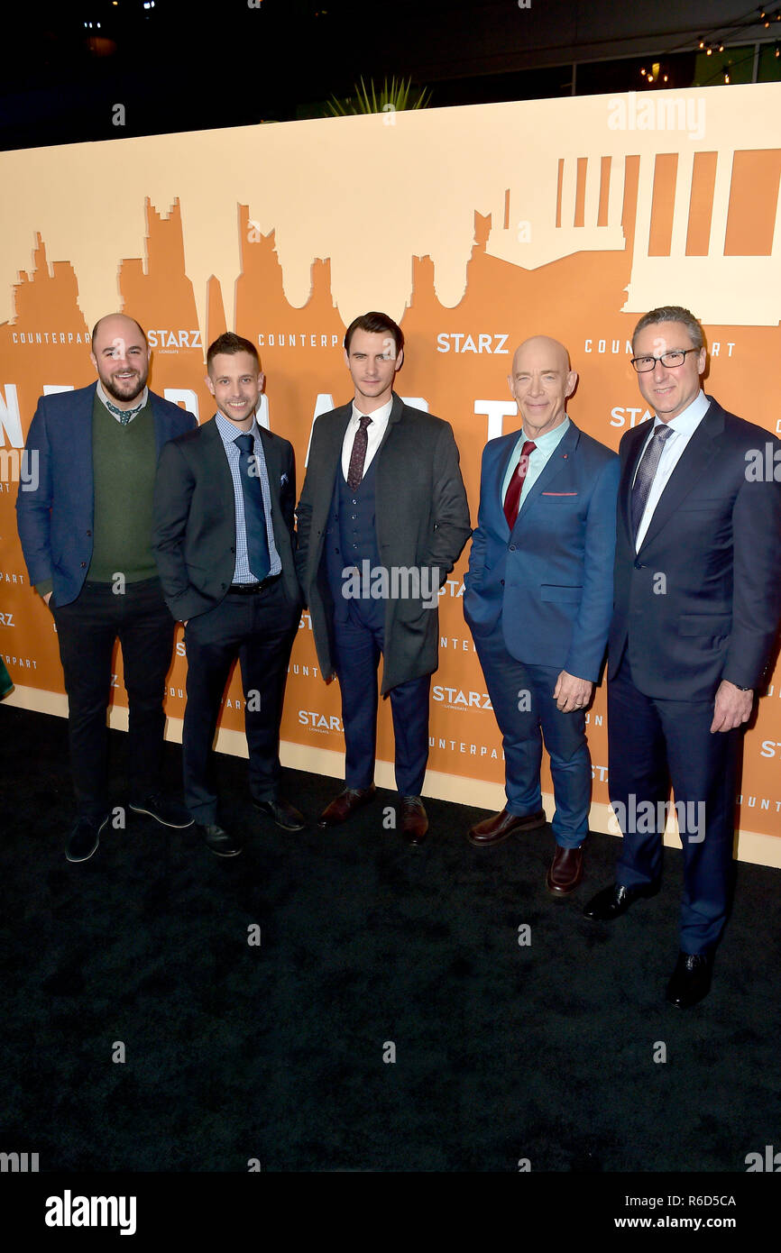 Jordan Horowitz, Justin Marks, Harry Lloyd, JK Simmons und zu Gast bei der Premiere der zweiten Staffel von der Starz TV-Serie "Gegenstück" in der Archlight Hollywood. Los Angeles, 03.12.2018 | Verwendung weltweit Stockfoto