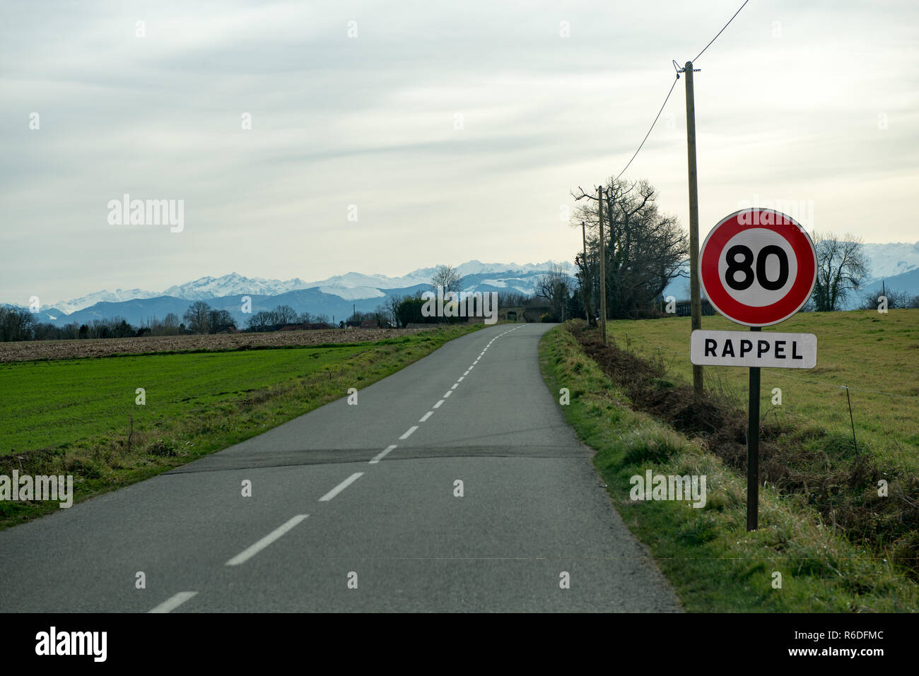 Begrenzung der Geschwindigkeit auf 80 km/h auf der französischen Straßen Stockfoto