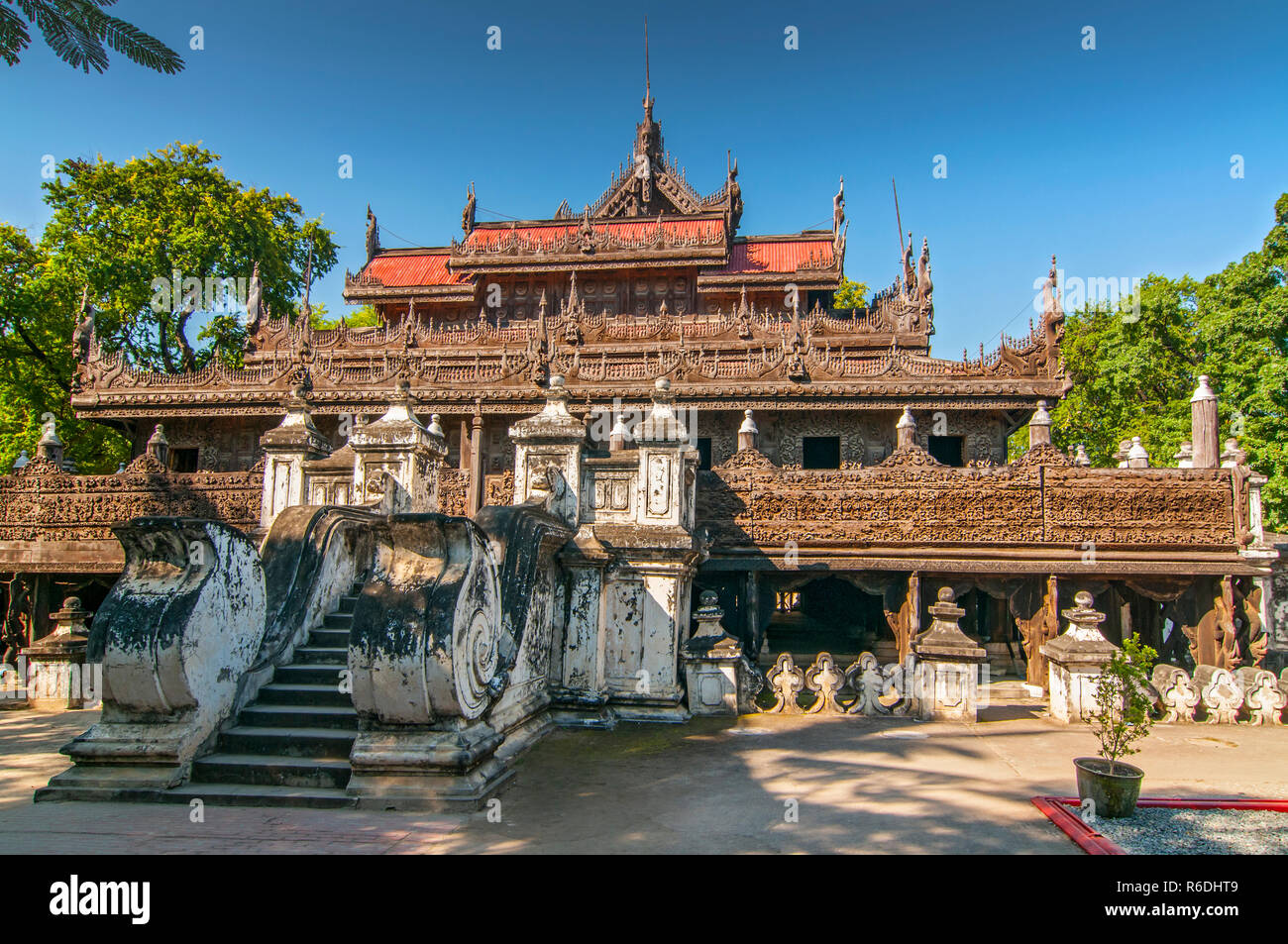 Shwenandaw Kyaung Tempel oder Golden Palace Kloster in Mandalay, Myanmar Stockfoto