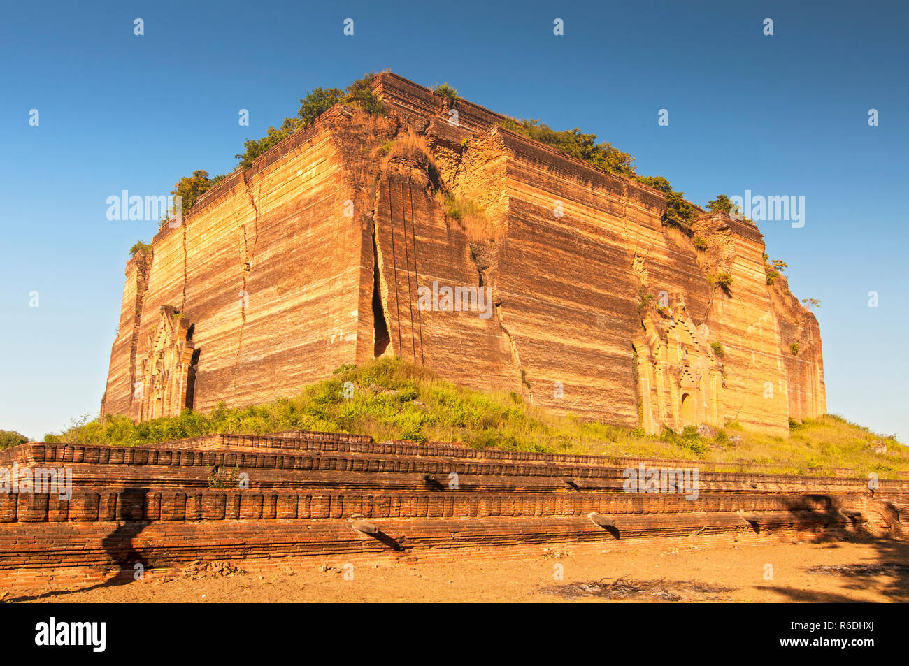 Ruiniert Mingun Pagode, die Überreste eines massiven Bau Projekt Begonnen von König Bodawpaya Stockfoto